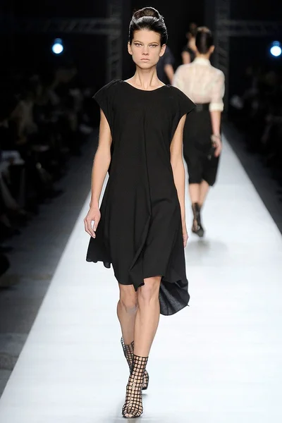 Look 5